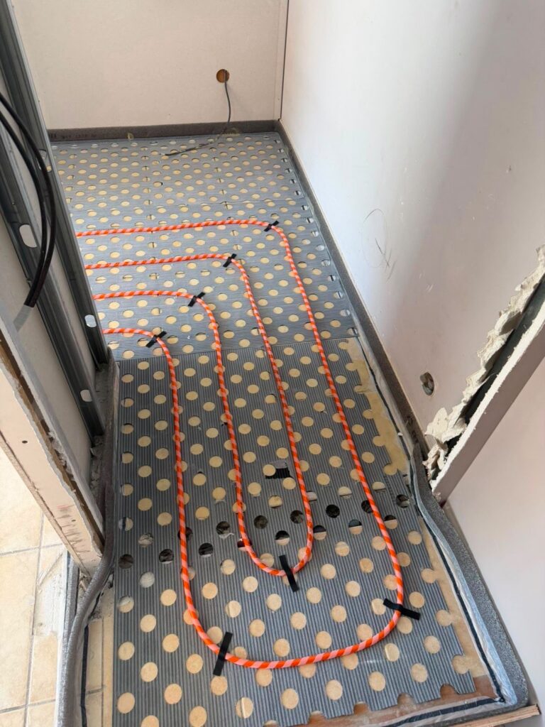 Plancher chauffant rafraîchissant